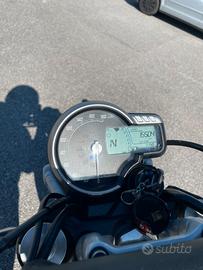 Triumph 400 X scrambler