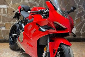 Ducati Panigale V4 Base