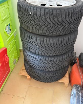 Cerchi in ferro e gomme R15