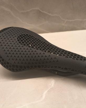 Sella 3D carbon stile Fizik Vento Argo