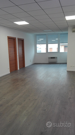 Ufficio commerciale - 2 stanze, parcheggio, 550/m