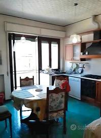 Camera singola in appartamento