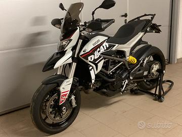 Hyperstrada 821