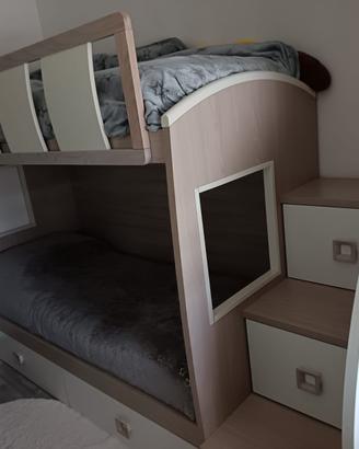 Letto a castello per ragazzi con scala a cassetti