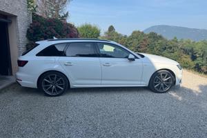 Avant 40 2.0 tdi ultra Business Sport 190cv s-tron