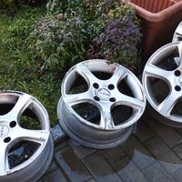 cerchi in lega 15" 4 fori 10.8 usati