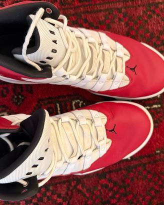 Nike jordan max aura
