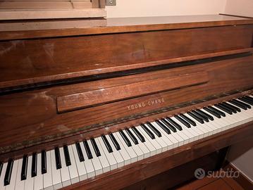 pianoforte verticale in buono stato