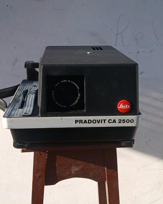 proiettore per diapositive vintage Leitz Pradovit 