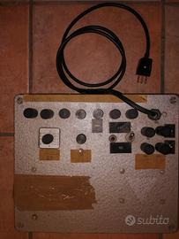 Vecchio alimentatore per Radio a valvole 