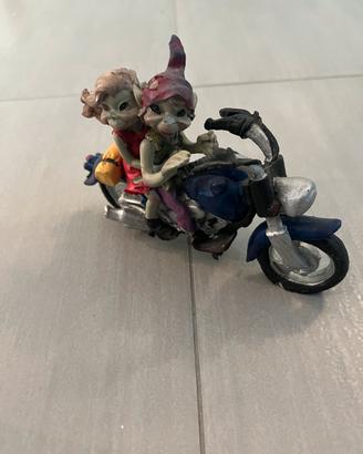 Statuette pixies