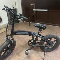 Bicicletta elettrica momo design