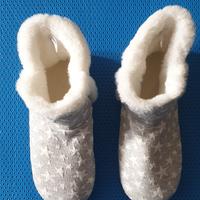 Scarpa da casa imbottita