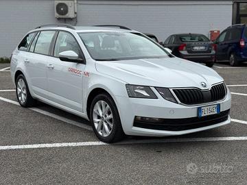 SKODA Octavia 1.6 TDI CR 115 CV Wagon Executive