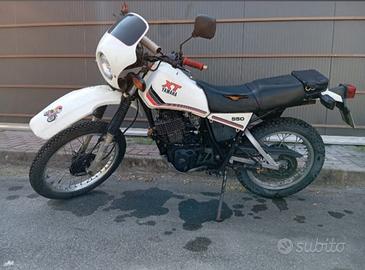 Yamaha XT 550 - 1982