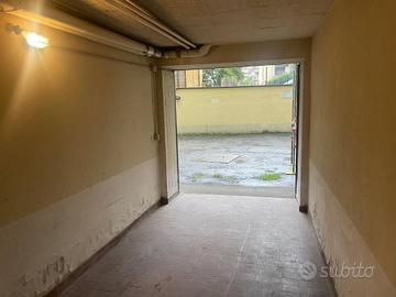 Box / Garage di 13 m² a Scandicci