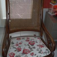 Sedia a dondolo vintage in legno – paglia di Vienn