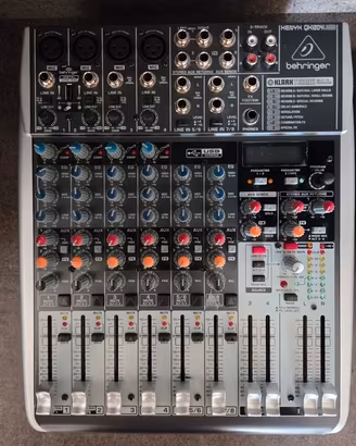 Mixer Behringer Xenix Qx1204Usb con effetti voce