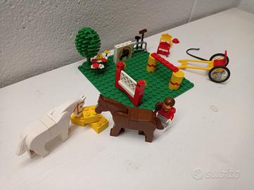 maneggio cavalli fantino Lego 