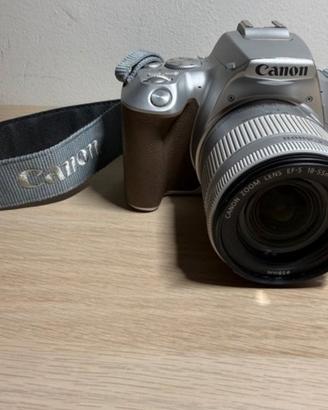 Canon EOS 250D Silver + Zaino