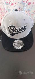 Cappellino da baseball con visiera piatta