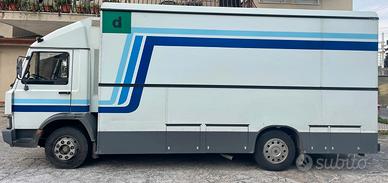 Autonegozio ambulante supermercato auto negozio