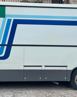 Autonegozio ambulante supermercato auto negozio