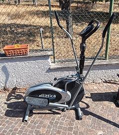 vari attrezzi palestra 