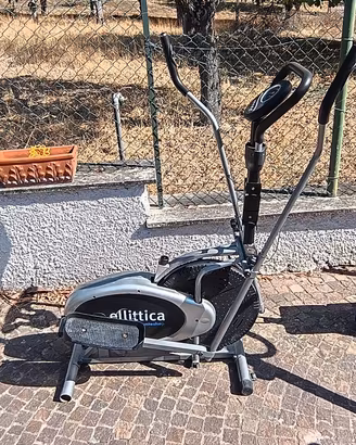 vari attrezzi palestra 