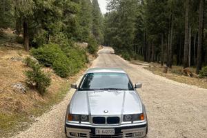 BMW E36 325i (M50B25)