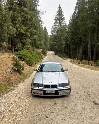 BMW E36 325i (M50B25)