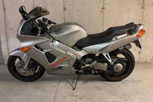 VFR 800 RC46