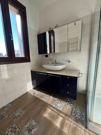 Mobile bagno con specchio