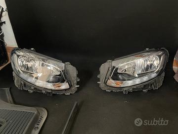 Fari alogeni con lampade led già installate