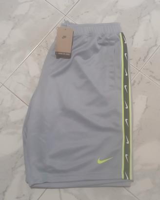 Pantaloncino Nike taglia L 
