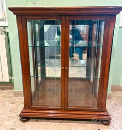 Vetrina bassa in legno