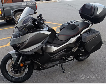 Honda Forza 750 2025