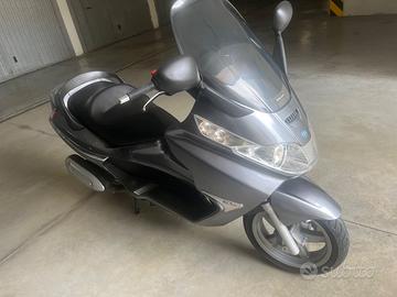 Piaggio X 8