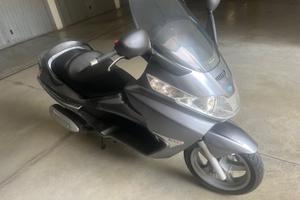 Piaggio X 8