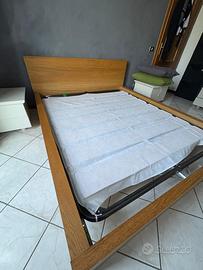 Letto matrimoniale legno ikea, più rete con doghe