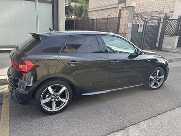 Audi A1 SPB 35 S tronic S line edition