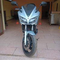 Yamaha FZS 600 Fazer (RJ02)