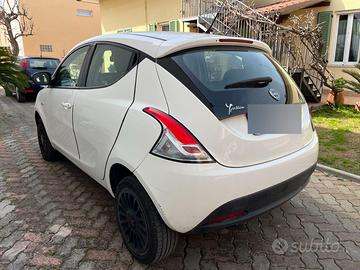 Lancia Ypsilon 0.9 TwinAir Natural Power Metano