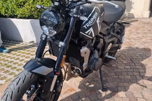 triumph trident 660