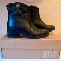 Stivaletti Bata neri