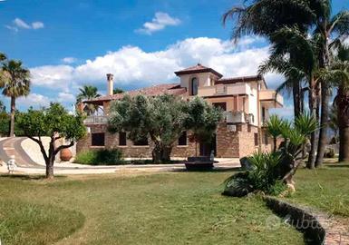Immensa e elegante villa a Capaccio Paestum