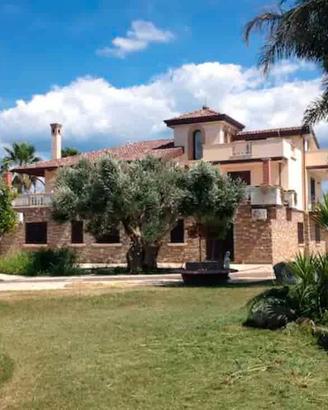 Immensa e elegante villa a Capaccio Paestum