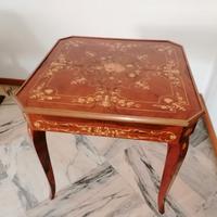 Tavolo da gioco intarsiato