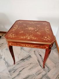 Tavolo da gioco intarsiato