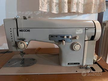 Macchina da cucire, Necchi con mobile